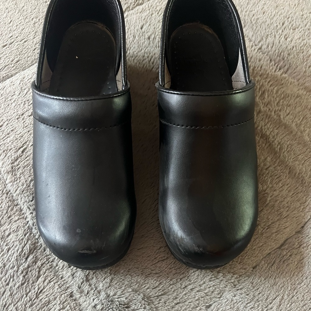 Black Dansko- size 38- reasonable offered considered :)
